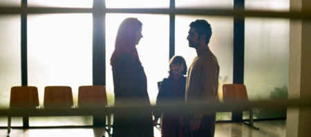 Omid, Beate und Sarah am Flughafen.