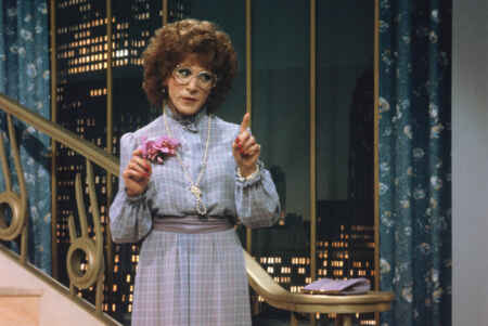 Michael Dorsey (Dustin Hoffman) als Dorothy Michaels in Frauenkleidung und mit Dauerwelle.